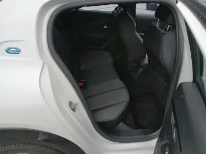Photo 27 Peugeot 208  Electrique 50 kWh 136ch GT
