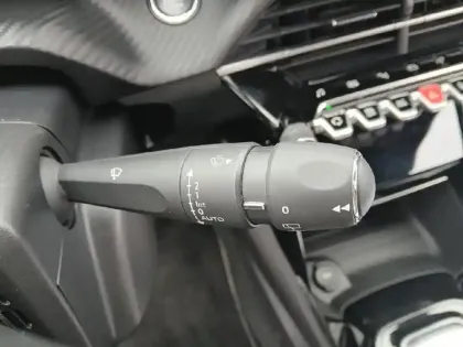 Photo 17 Peugeot 208  Electrique 50 kWh 136ch GT