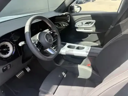 Photo 17 Mercedes GLB 200 AMG Line