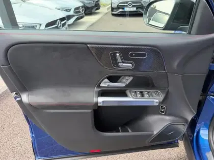 Photo 33 Mercedes GLB  220 d 4MATIC AMG Line