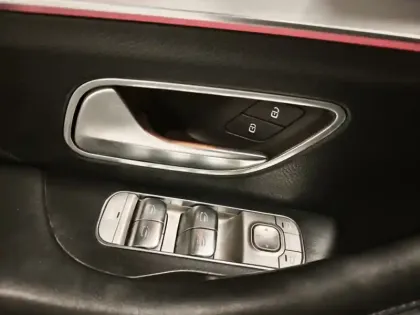 Photo 18 Mercedes GLE 300 d 4MATIC AMG Line