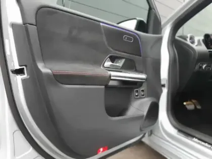 Photo 14 Mercedes Classe B 250 e 
