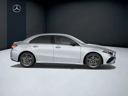 Photo 18 Mercedes Classe A A 250 e Berline