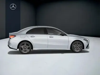 Photo 19 Mercedes Classe A A 250 e Berline