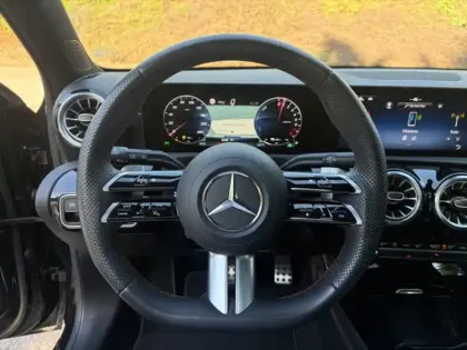 Photo 36 Mercedes Classe A 250 e Hybrid EQ AMG Line