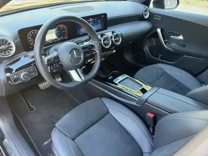 Photo 32 Mercedes Classe A 250 e Hybrid EQ AMG Line