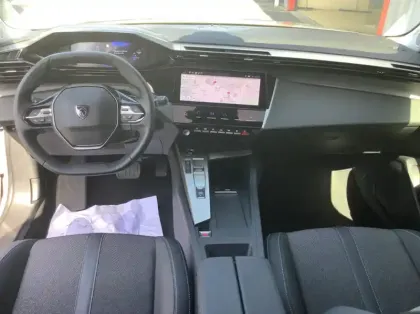 Photo 12 Peugeot 308 Hybrid 145 e-DCS6 Allure