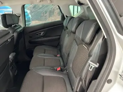 Photo 8 Renault Scenic 1.6 dCi 160ch energy Intens EDC