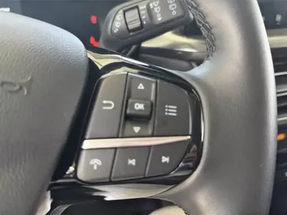 Photo 20 Ford Kuga 2.5 Duratec 180ch Hybrid FlexiFuel Titanium Business Powershift