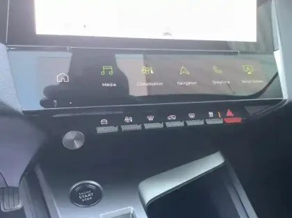 Photo 15 Peugeot 408 Hybrid 136 e-DCS6 Allure