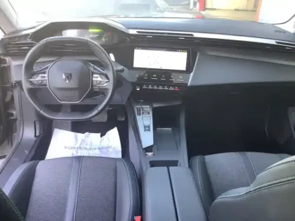 Photo 12 Peugeot 408 Hybrid 136 e-DCS6 Allure