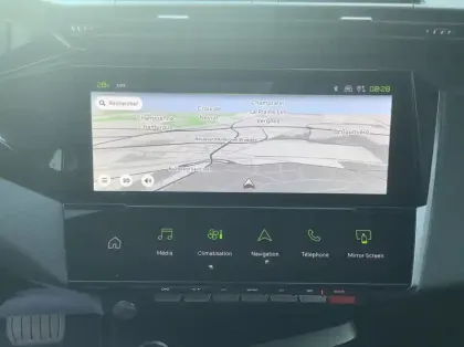 Photo 14 Peugeot 408 Hybrid 136 e-DCS6 Allure