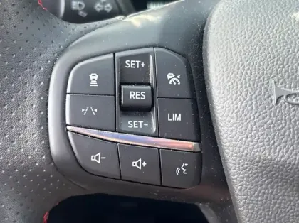 Photo 16 Ford Kuga 2.5 Duratec 243ch Hybride Rechargeable ST-Line X Powershift