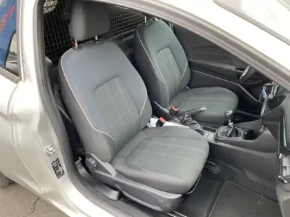 Photo 26 Ford Fiesta Affaires 1.5 TDCi 85ch S&S Trend