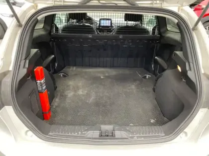 Photo 10 Ford Fiesta Affaires 1.5 TDCi 85ch S&S Trend