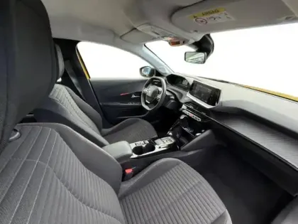 Photo 14 Peugeot 208  e- 136ch Like