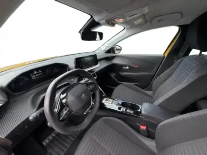 Photo 9 Peugeot 208  e- 136ch Like