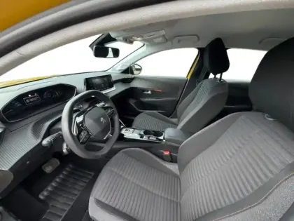 Photo 8 Peugeot 208  e- 136ch Like