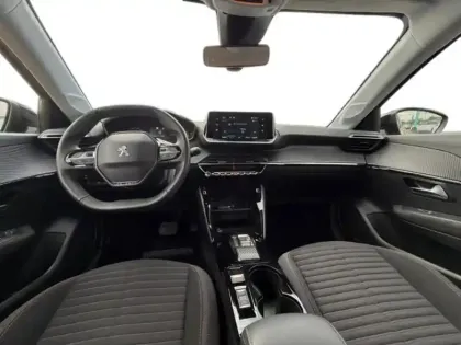 Photo 13 Peugeot 208  e- 136ch Like