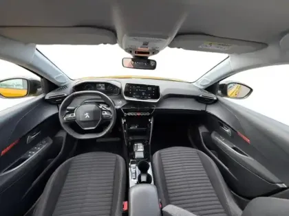Photo 12 Peugeot 208  e- 136ch Like
