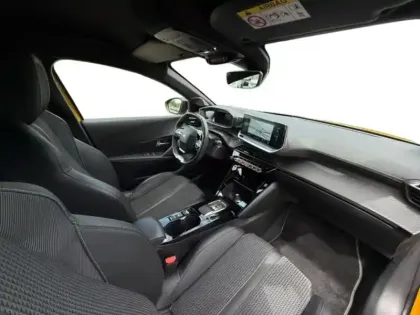 Photo 14 Peugeot 208  e- 136ch Allure