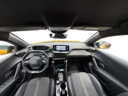 Photo 12 Peugeot 208  e- 136ch Allure