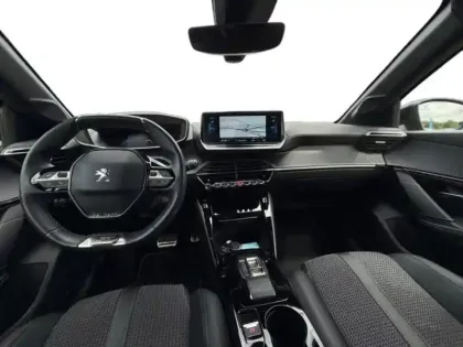 Photo 13 Peugeot 208  e- 136ch Allure