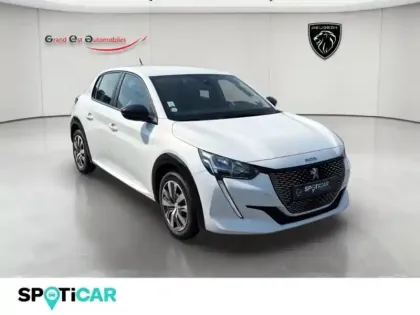 Photo 8 Peugeot 208  e- 136ch Like