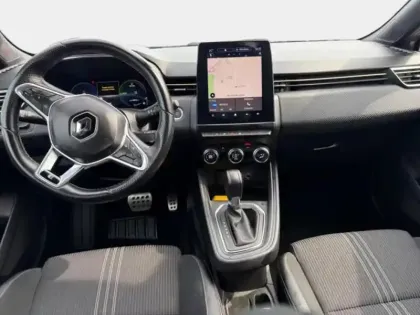 Photo 12 Renault Clio  1.6 E-Tech hybride 145ch Engineered