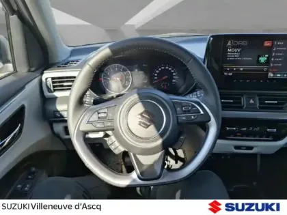 Photo 8 Suzuki Swift  1.2 Hybrid 83ch Pack