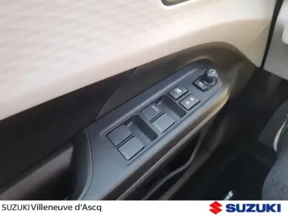 Photo 14 Suzuki Swift  1.2 Hybrid 83ch Pack