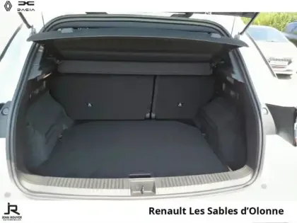 Photo 6 Renault Austral  1.2 E-Tech full hybrid 200ch Techno - 23