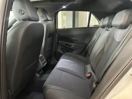 Photo 14 Volkswagen T-roc  1.5 eTSI 150ch R-Line DSG7