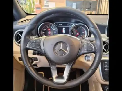 Photo 48 Mercedes CLA  180 d Inspiration 7G-DCT
