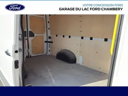 Photo 10 Volkswagen Crafter  Fg 35 L3H3 2.0 TDI 140ch Business Traction