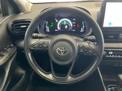 Photo 14 Toyota Yaris  116h Design 5p MC24