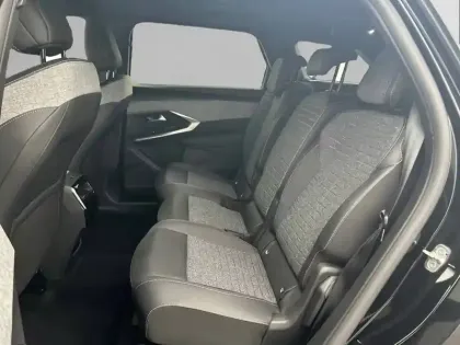 Photo 33 Peugeot 5008  Hybrid 136 e-DCS6