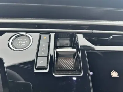 Photo 35 Peugeot 5008  Hybrid 136 e-DCS6