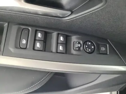Photo 20 Peugeot 5008  Hybrid 136 e-DCS6