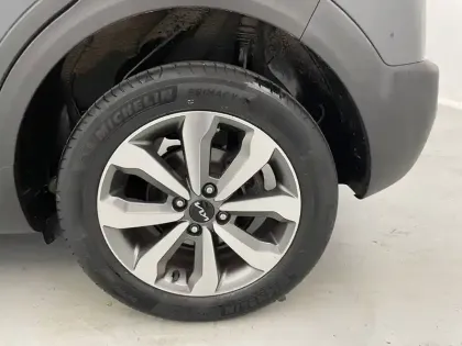 Photo 15 Kia Stonic  1.0 T-GDi 100 ch DCT7