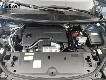Photo 11 Peugeot 5008  Hybrid 145 ch e-DCS6