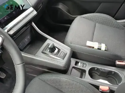 Photo 11 Renault Captur  E-Tech full hybrid 160 ch