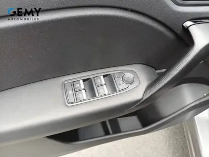 Photo 13 Renault Captur  E-Tech full hybrid 160 ch