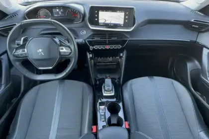 Photo 11 Peugeot 2008  PureTech 130 S&S EAT8