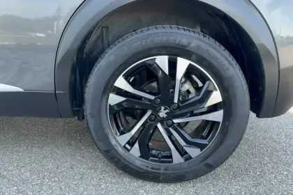 Photo 26 Peugeot 2008  PureTech 130 S&S EAT8