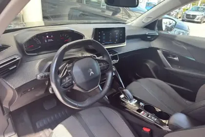 Photo 44 Peugeot 2008  PureTech 130 S&S EAT8