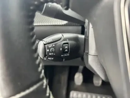 Photo 39 Peugeot 208  BlueHDi 100 S&S BVM6