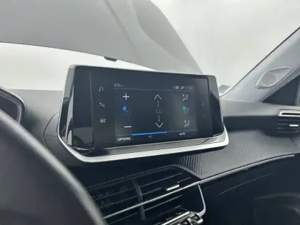 Photo 38 Peugeot 2008  PureTech 100 S&S BVM6