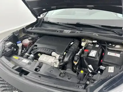 Photo 33 Peugeot 2008  PureTech 100 S&S BVM6