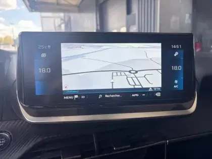 Photo 17 Peugeot 2008  PureTech 100 S&S BVM6